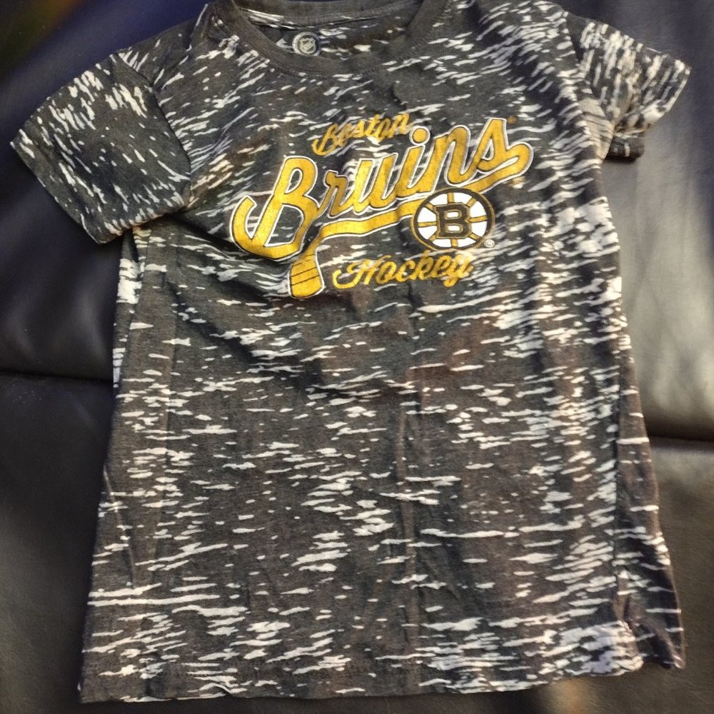 NHL Official Bruins T Shirt size L (10/12) tee